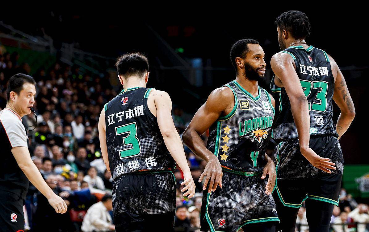 沙尔克再次遭遇挑战，备战全力迎战